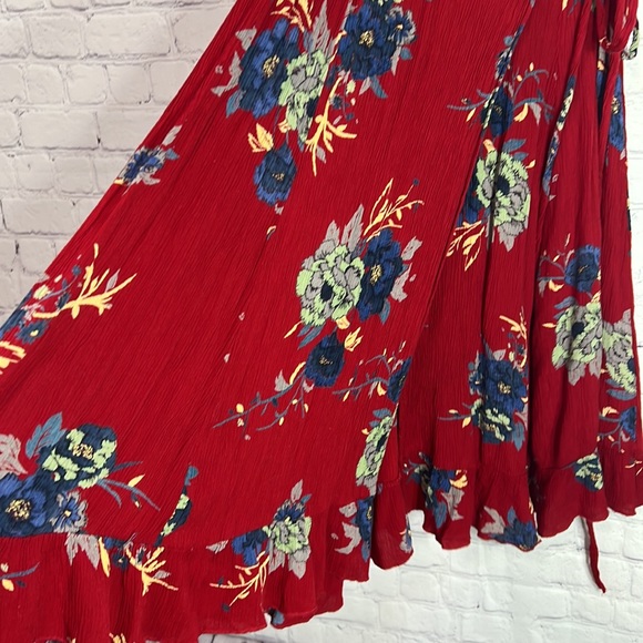 Patrons of Peace floral wrap dress - Picture 6 of 12